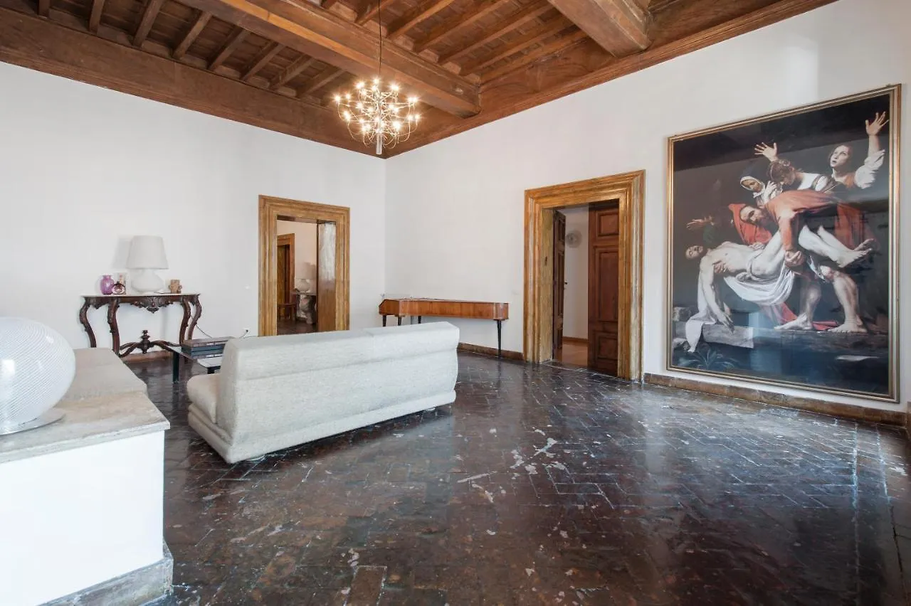 Ancient Palace In Downtown Rome Apartment