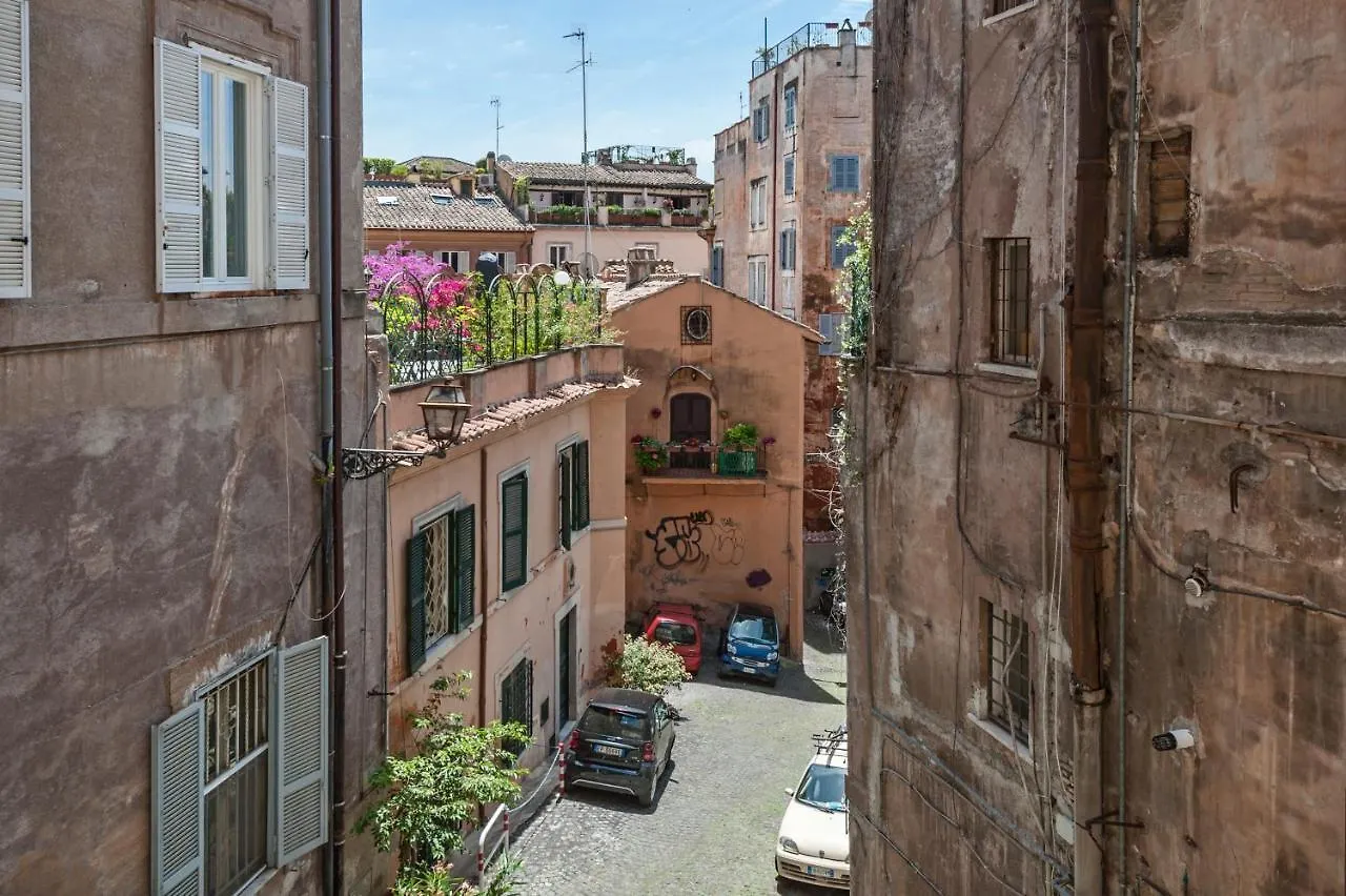Apartment Ancient Palace In Downtown Rome