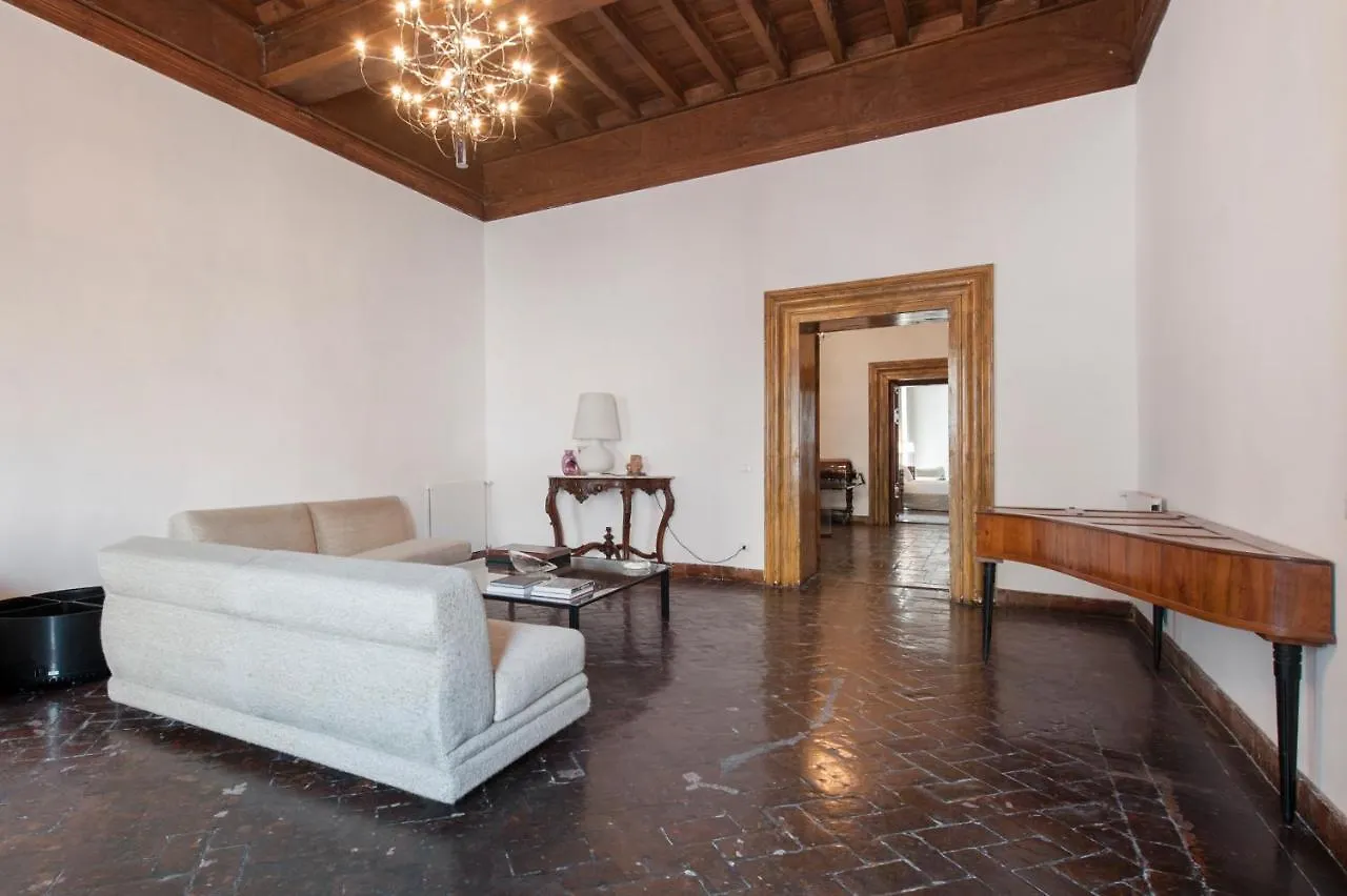 Apartment Ancient Palace In Downtown Rome