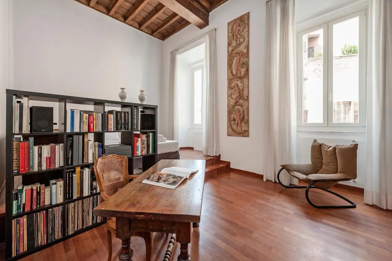 Ancient Palace In Downtown Rome Apartment