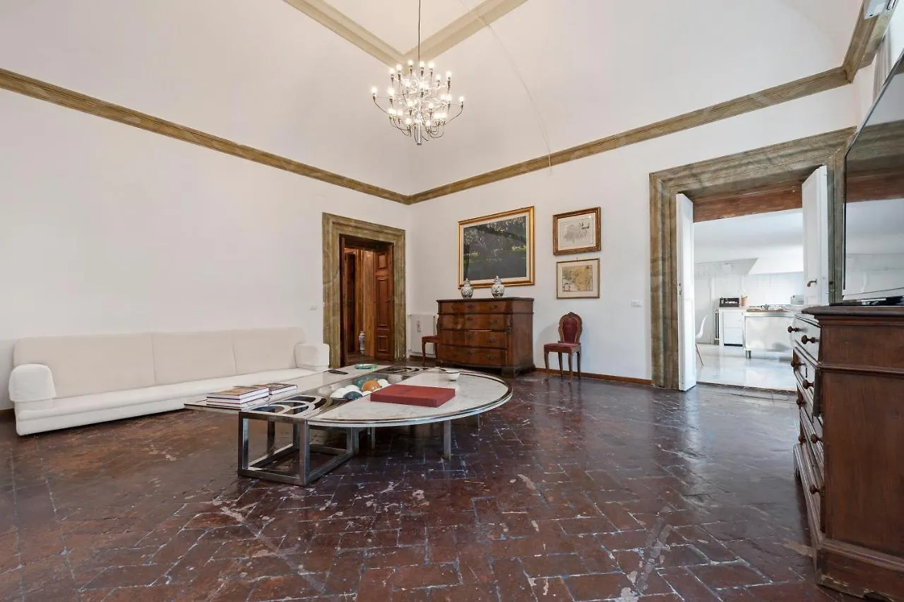 Apartment Ancient Palace In Downtown Rome